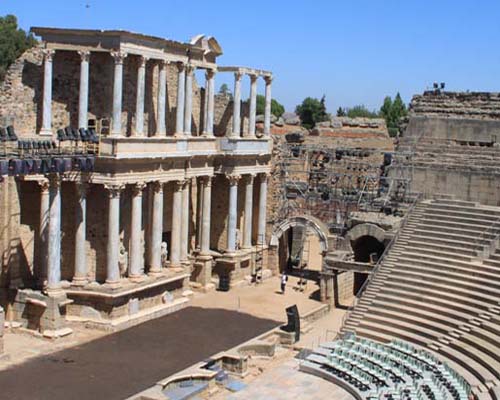 Teatro Y Anfiteatro Romano 10:30